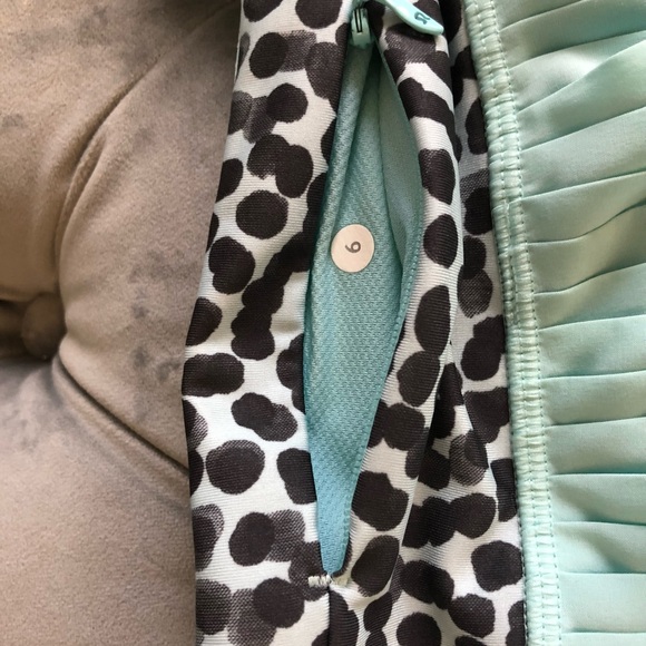 Lululemon skirt pleated size:6 cheetah, light blue, shorts, pocket - Picture 4 of 9
